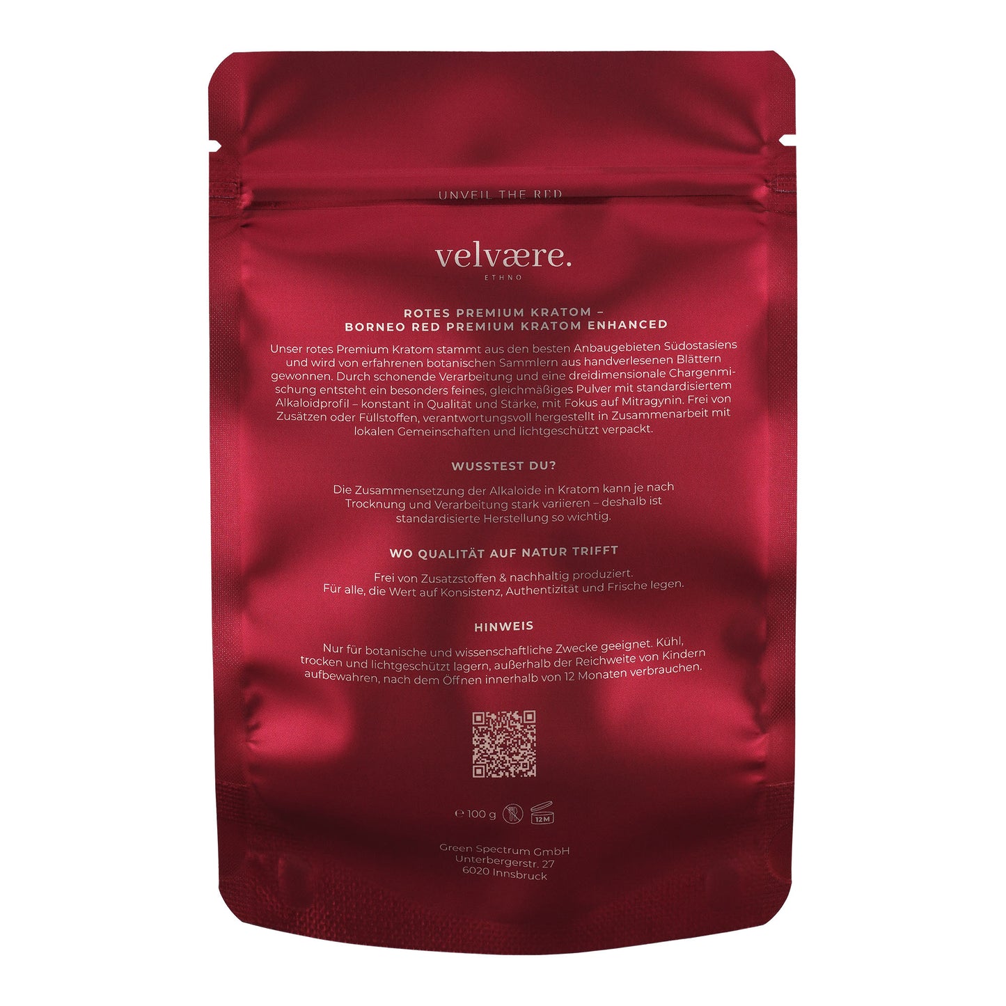 Rückseite der Velvaere Bali Red Premium Kratom Enhanced Verpackung – Produktinformationen, Anwendungshinweise und Qualitätsmerkmale auf roter Verpackung