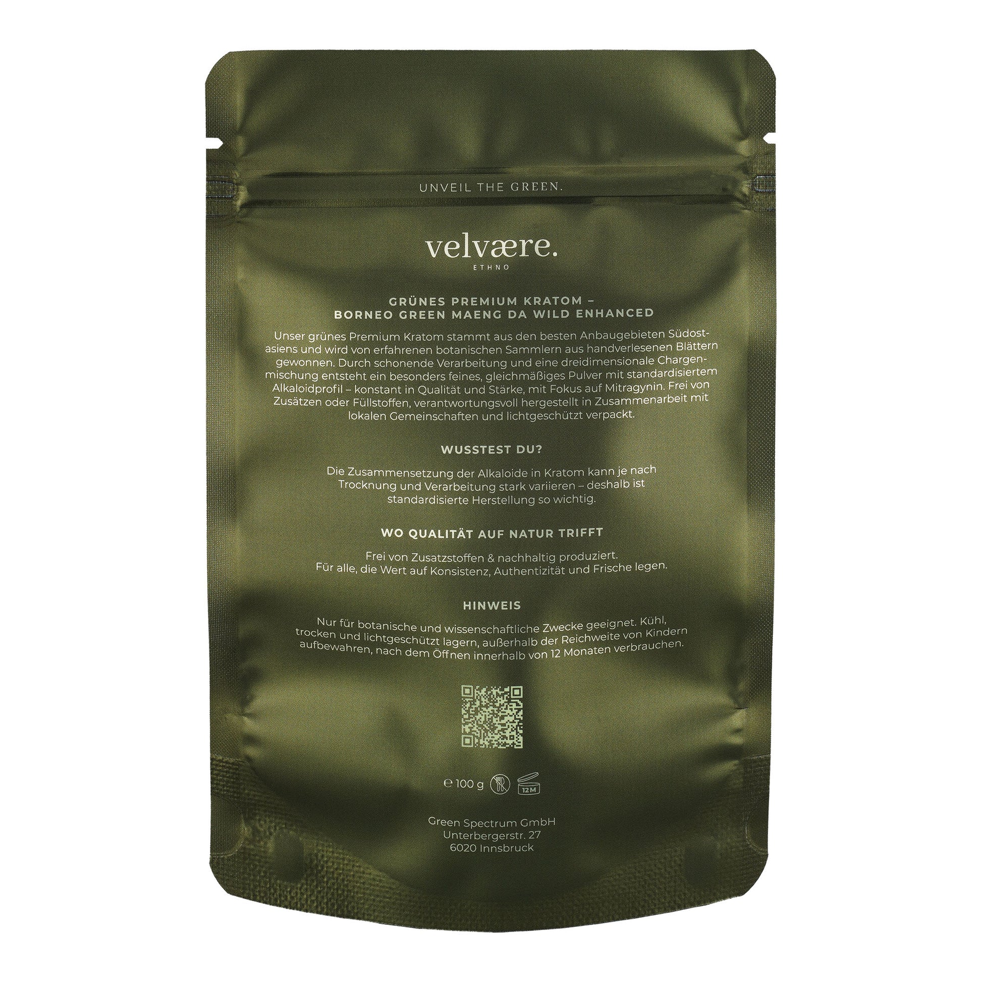 Rückseite der Velvaere Borneo Green Maeng Da Wild Enhanced Verpackung – Produktinformationen, Anwendungshinweise und Qualitätsmerkmale auf grüner Verpackung