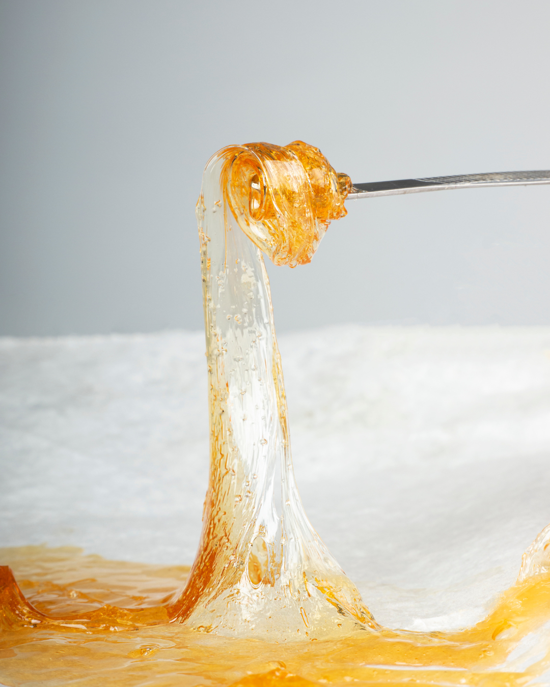 CBD Wax Dab Konzentrat – klebriges Cannabidiol Extrakt mit hoher Reinheit