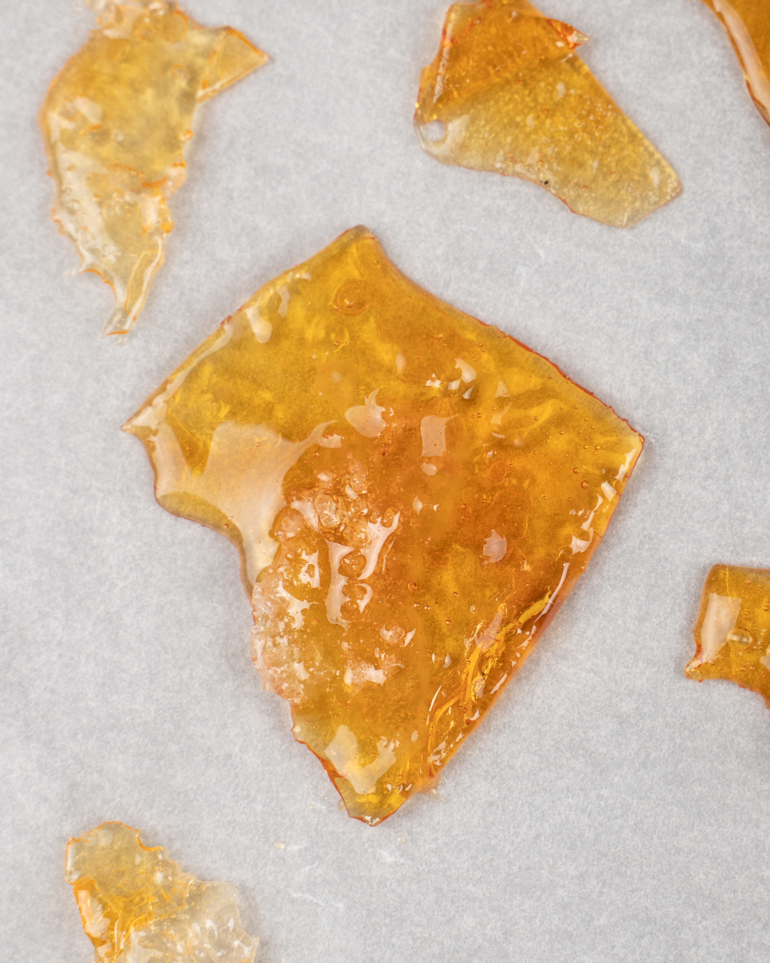 CBD Shatter Extrakt – transparentes CBD Konzentrat aus Hanf für Dab Anwendungen